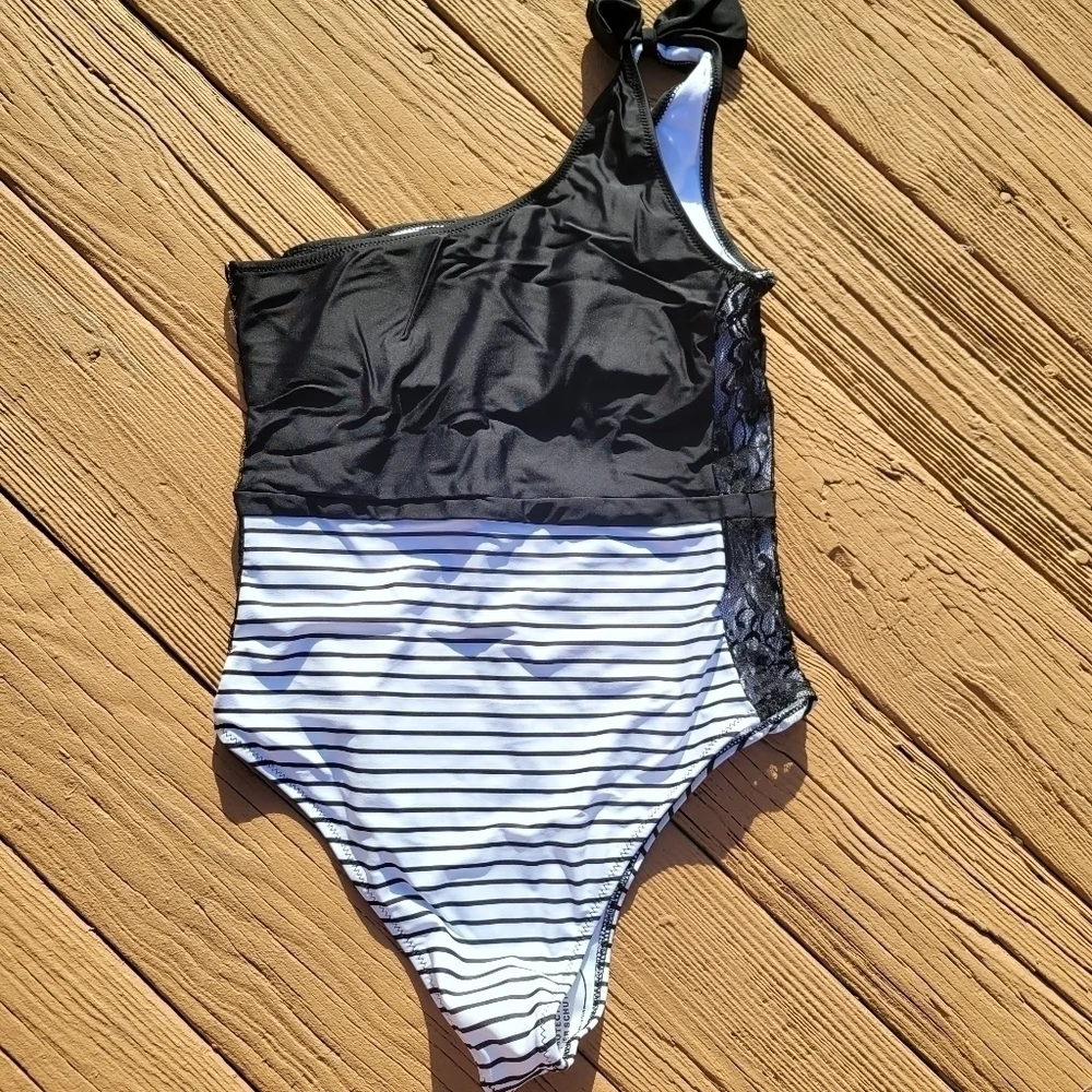 One Shoulder Side-Lace Swimsuit•LARGE - Picture 12 of 12
